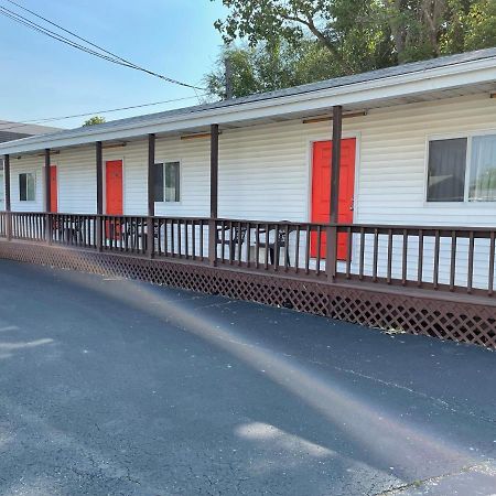 Seacrest Motel Sandusky Exterior photo