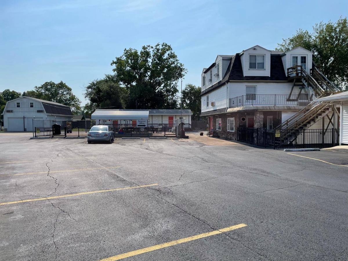 Seacrest Motel Sandusky Exterior photo