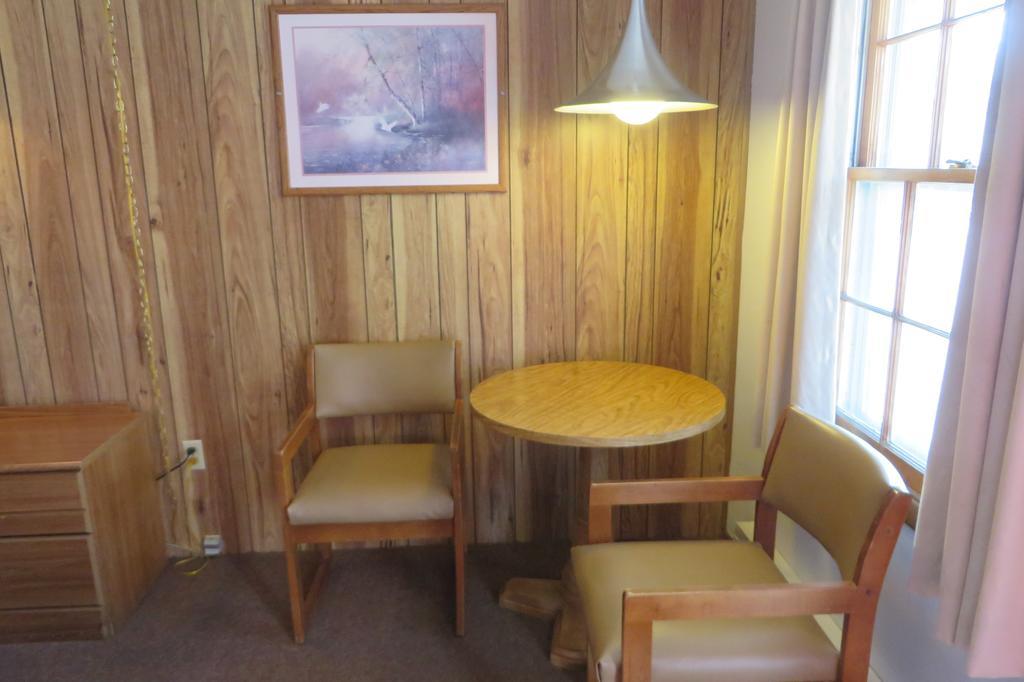 Seacrest Motel Sandusky Room photo