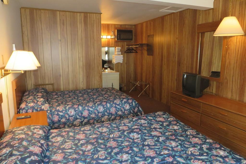 Seacrest Motel Sandusky Room photo