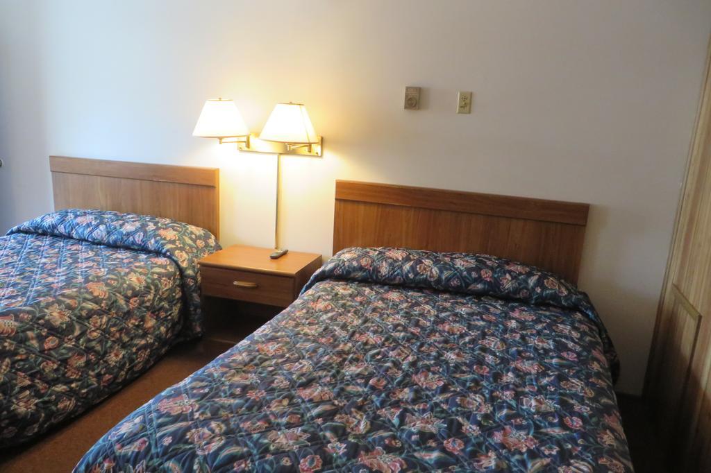 Seacrest Motel Sandusky Room photo